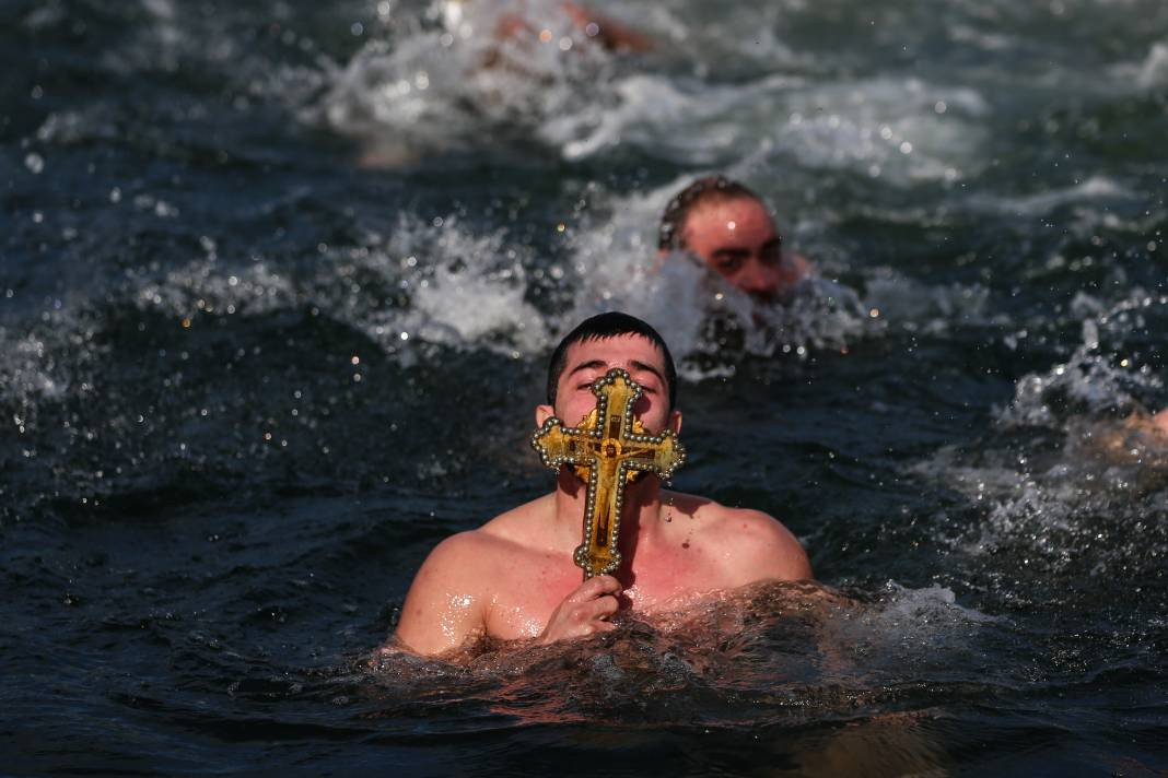 Haliç'te haç çıkarma töreni - Resim: 10